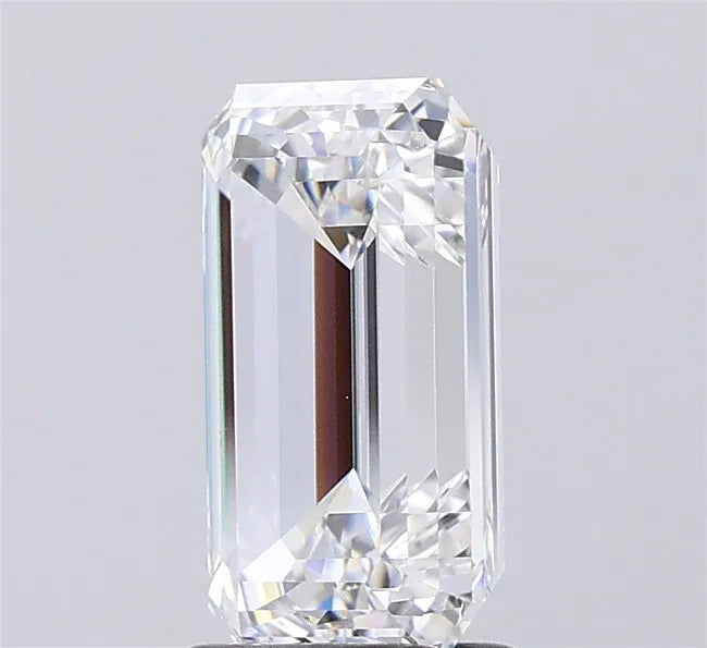 2.57ct Emerald Lab Grown Diamond (Colour E, Clarity VVS1, IGI Certified)