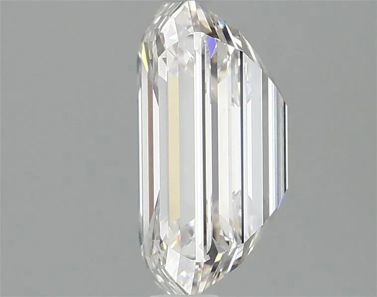 2.58ct Emerald Lab Grown Diamond (Colour G, Clarity VS2, IGI Certified)