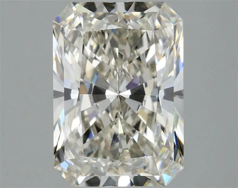 2.58ct Radiant Lab Grown Diamond (Colour H, Clarity VVS2, IGI Certified)