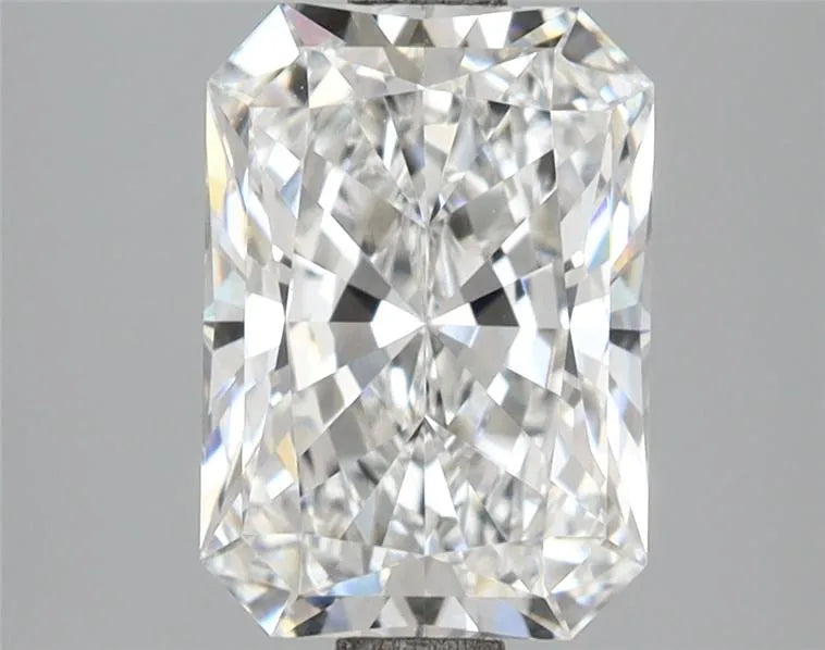 2.59ct Radiant Lab Grown Diamond (Colour E, Clarity VVS2, IGI Certified)