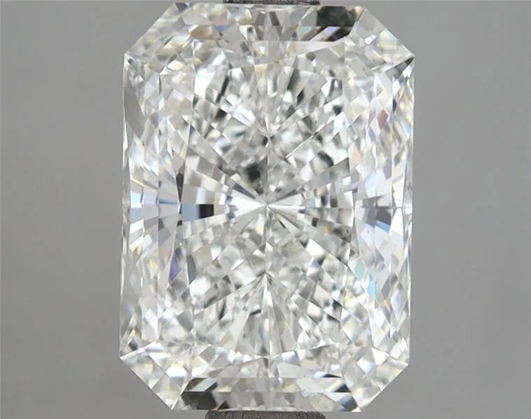 2.59ct Radiant Lab Grown Diamond (Colour F, Clarity VS1, IGI Certified)