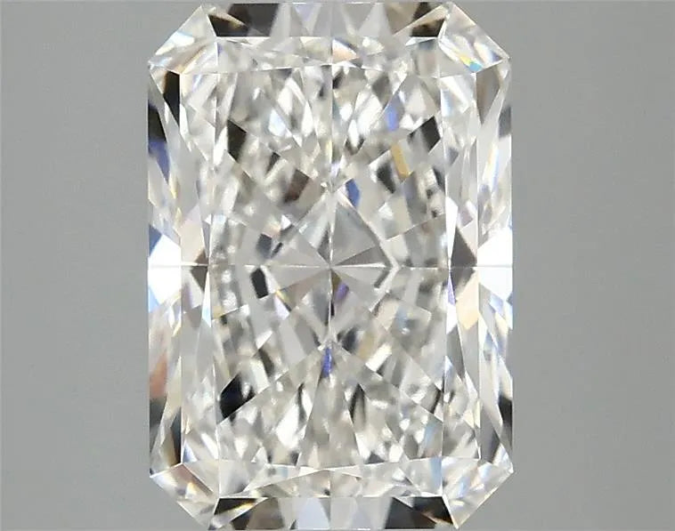 2.59ct Radiant Lab Grown Diamond (Colour F, Clarity VVS2, IGI Certified)