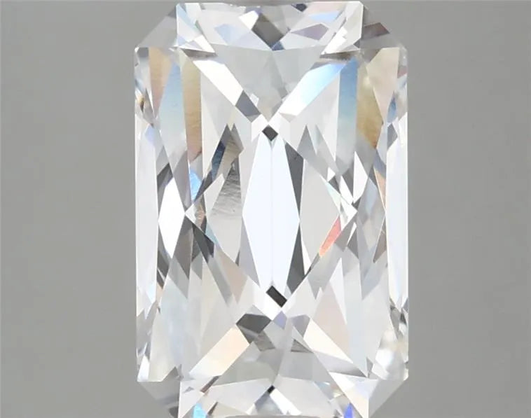 2.60ct Radiant Lab Grown Diamond (Colour D, Clarity VVS2, IGI Certified)