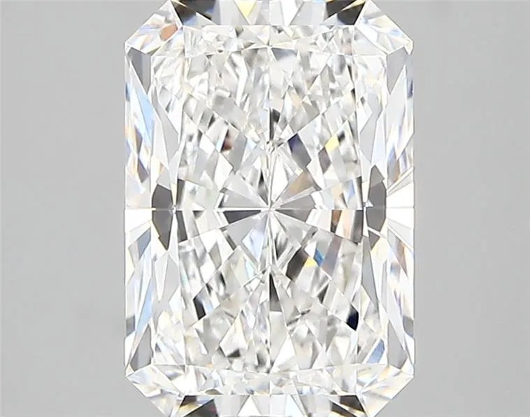 2.68ct Radiant Lab Grown Diamond (Colour E, Clarity VVS1, IGI Certified)
