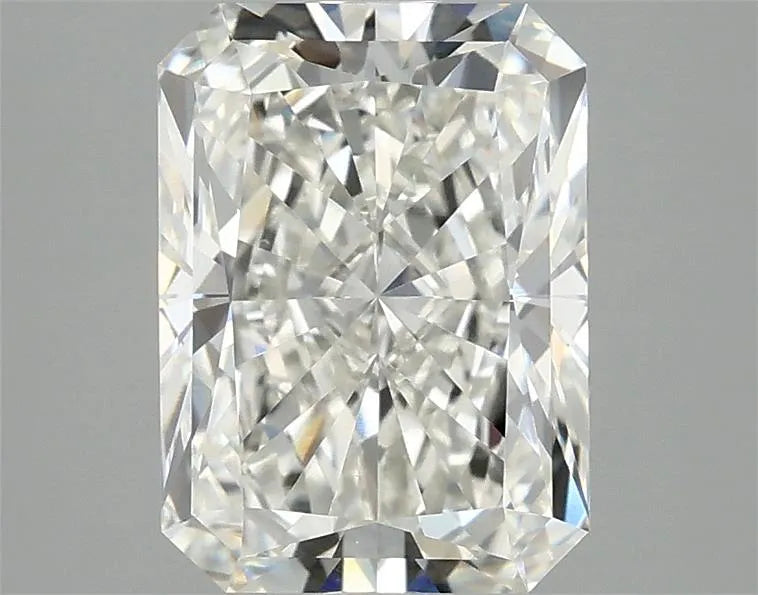 2.69ct Radiant Lab Grown Diamond (Colour G, Clarity VVS2, IGI Certified)