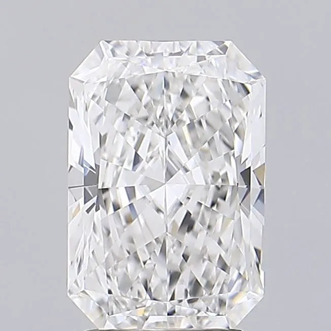 2.70ct Radiant Lab Grown Diamond (Colour E, Clarity VVS2, IGI Certified)