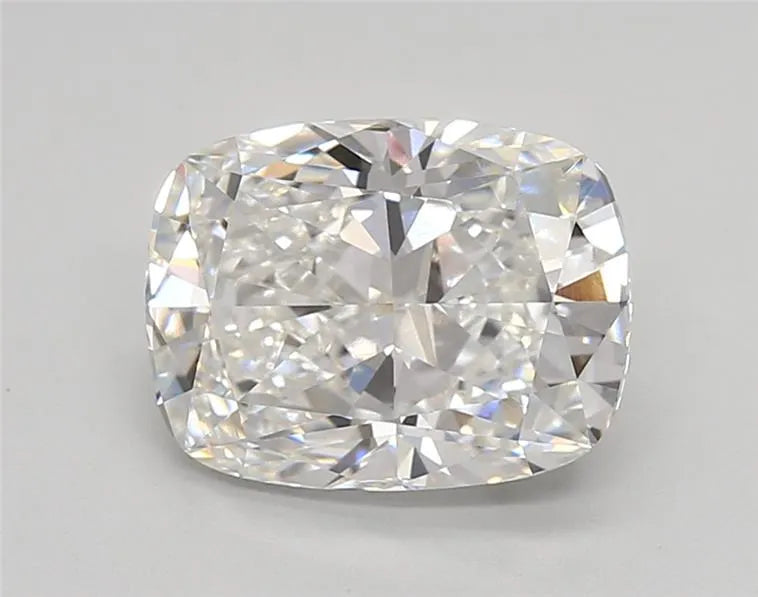 2.72ct Cushion modified Lab Grown Diamond (Colour E, Clarity VVS2, IGI Certified)