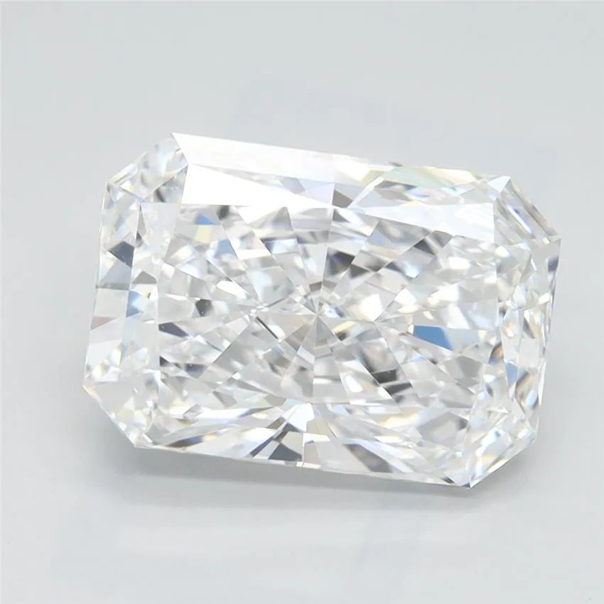 2.72ct Radiant Lab Grown Diamond (Colour D, Clarity VVS1, GIA Certified)