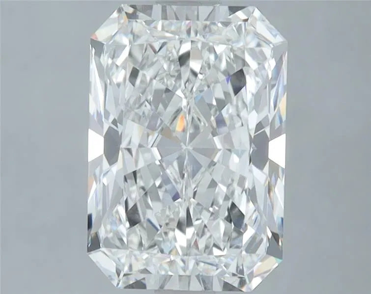 2.72ct Radiant Lab Grown Diamond (Colour E, Clarity VVS2, IGI Certified)