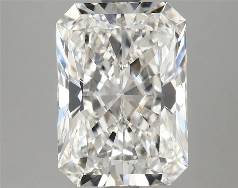 2.74ct Radiant Lab Grown Diamond (Colour E, Clarity VVS2, IGI Certified)