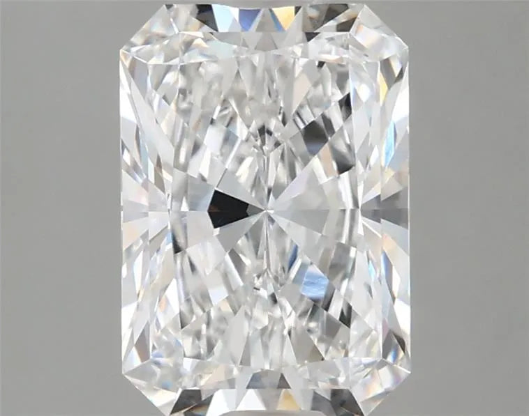 2.78ct Radiant Lab Grown Diamond (Colour E, Clarity VVS2, IGI Certified)