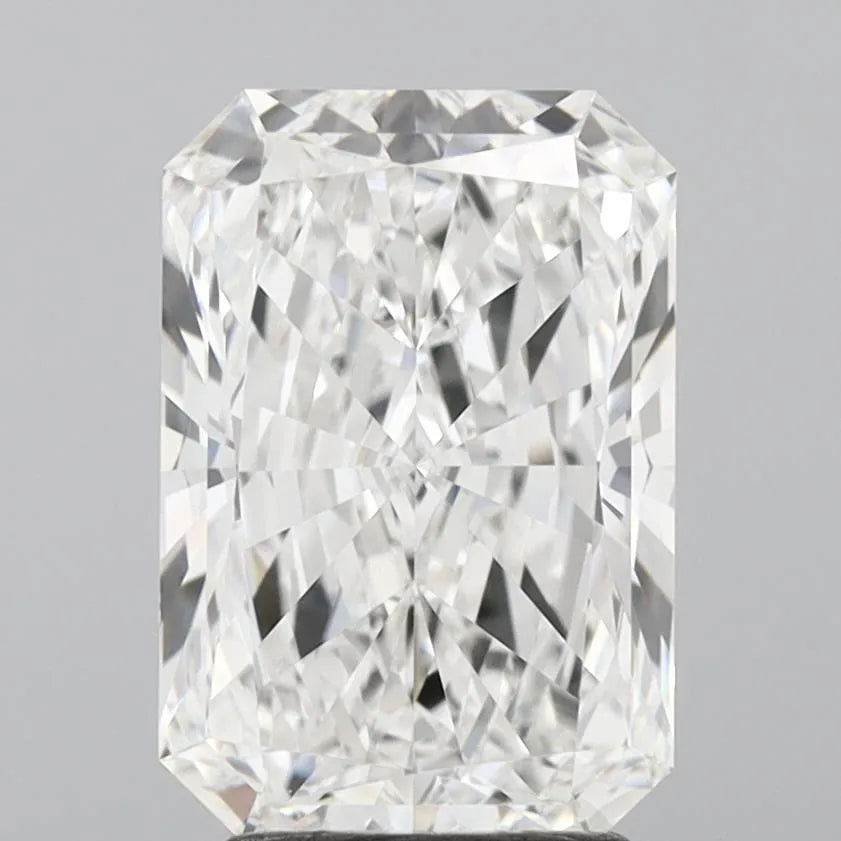 2.81ct Radiant Lab Grown Diamond (Colour E, Clarity VVS1, IGI Certified)