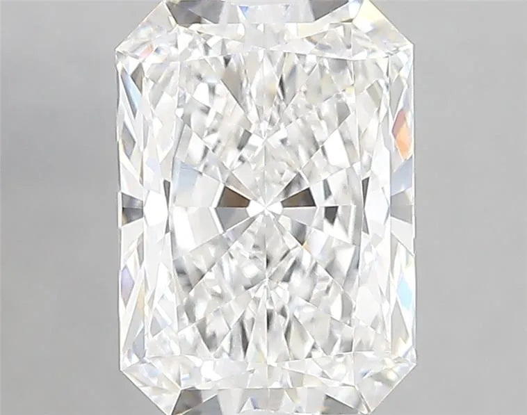 2.85ct Radiant Lab Grown Diamond (Colour D, Clarity VVS1, IGI Certified)