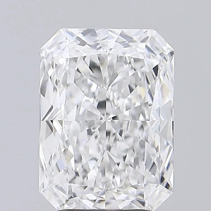 2.85ct Radiant Lab Grown Diamond (Colour E, Clarity VVS2, IGI Certified)