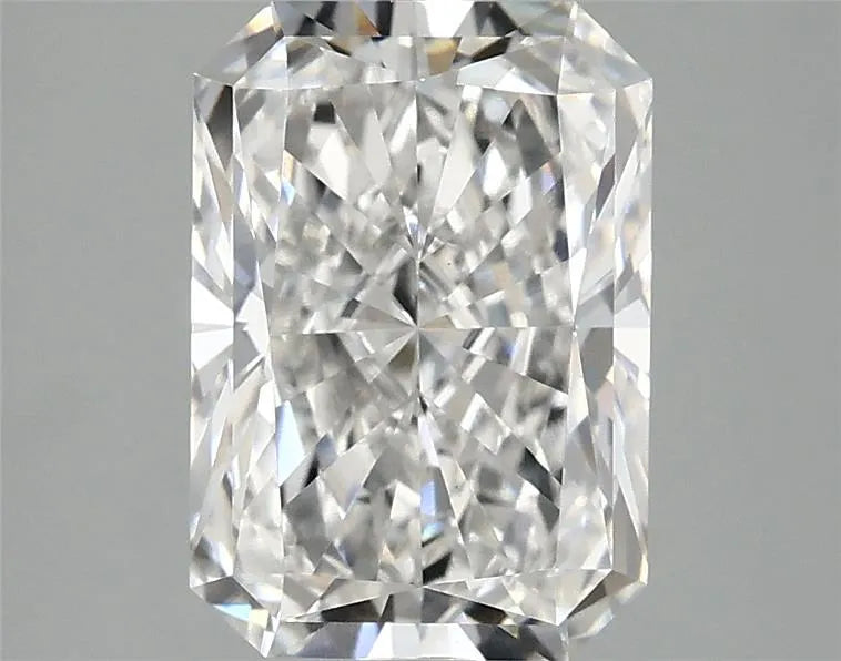 2.85ct Radiant Lab Grown Diamond (Colour F, Clarity VVS2, IGI Certified)