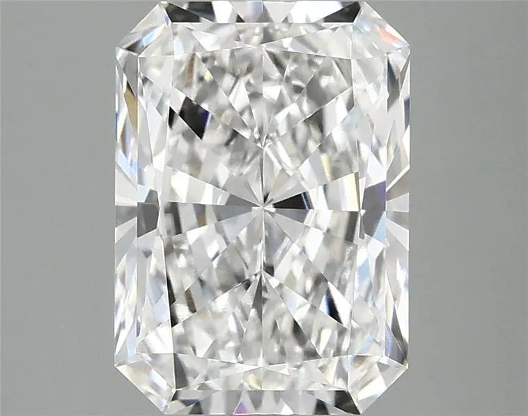 2.85ct Radiant Lab Grown Diamond (Colour F, Clarity VVS2, IGI Certified)