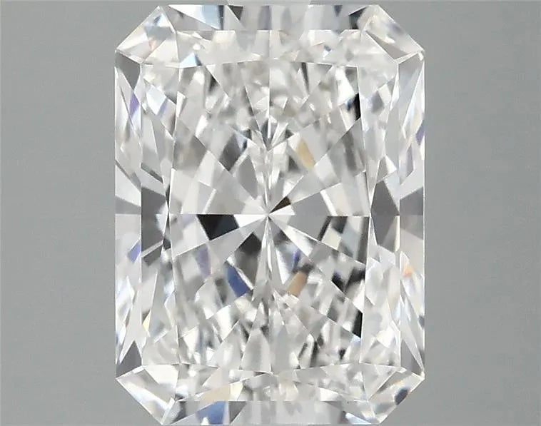 2.87ct Radiant Lab Grown Diamond (Colour E, Clarity VVS2, IGI Certified)