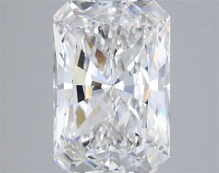 2.87ct Radiant Lab Grown Diamond (Colour F, Clarity VVS2, IGI Certified)