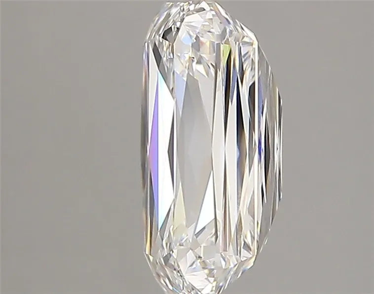 2.88ct Cushion modified Lab Grown Diamond (Colour E, Clarity VVS1, IGI Certified)