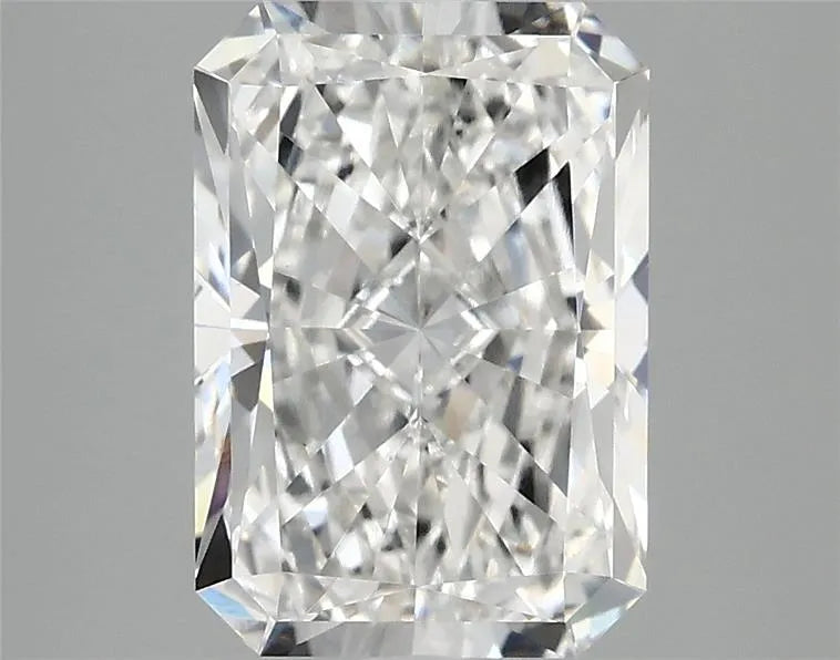 2.89ct Radiant Lab Grown Diamond (Colour E, Clarity VVS2, IGI Certified)