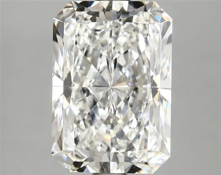 2.89ct Radiant Lab Grown Diamond (Colour F, Clarity VVS2, IGI Certified)