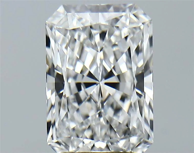2.90ct Radiant Lab Grown Diamond (Colour E, Clarity VVS2, IGI Certified)