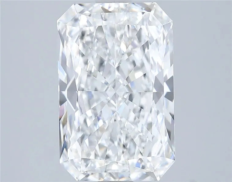 2.90ct Radiant Lab Grown Diamond (Colour E, Clarity VVS2, IGI Certified)