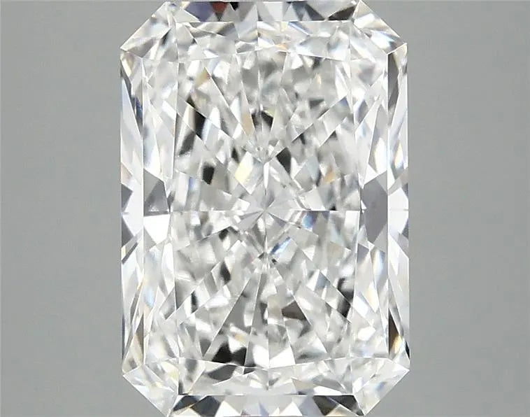 2.90ct Radiant Lab Grown Diamond (Colour F, Clarity VVS2, IGI Certified)