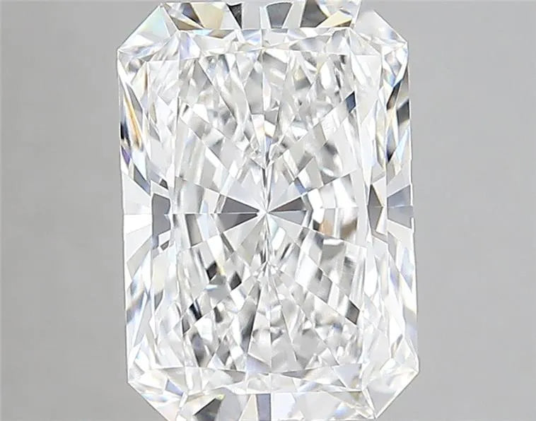 2.91ct Radiant Lab Grown Diamond (Colour E, Clarity VVS1, IGI Certified)