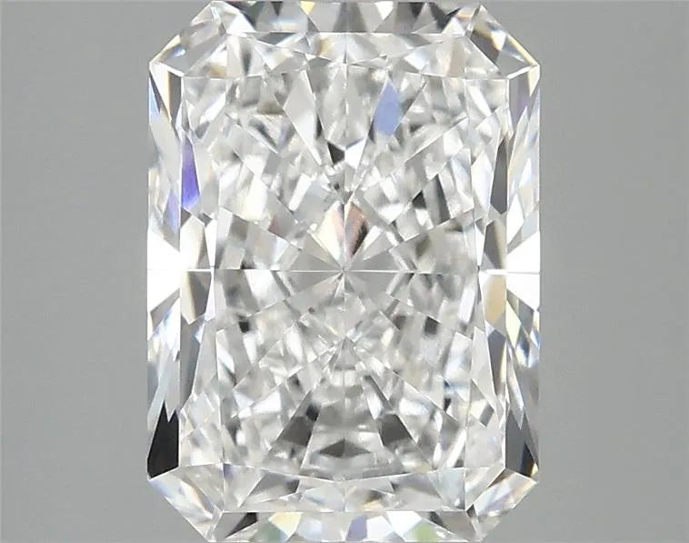 2.91ct Radiant Lab Grown Diamond (Colour E, Clarity VVS2, IGI Certified)