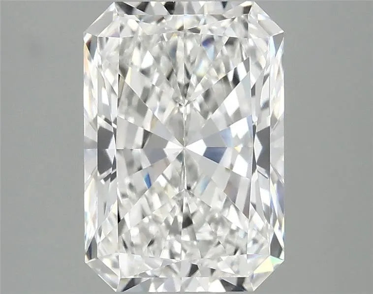 2.91ct Radiant Lab Grown Diamond (Colour E, Clarity VVS2, IGI Certified)