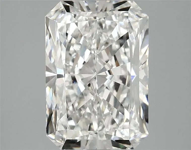 2.93ct Radiant Lab Grown Diamond (Colour F, Clarity VVS2, IGI Certified)