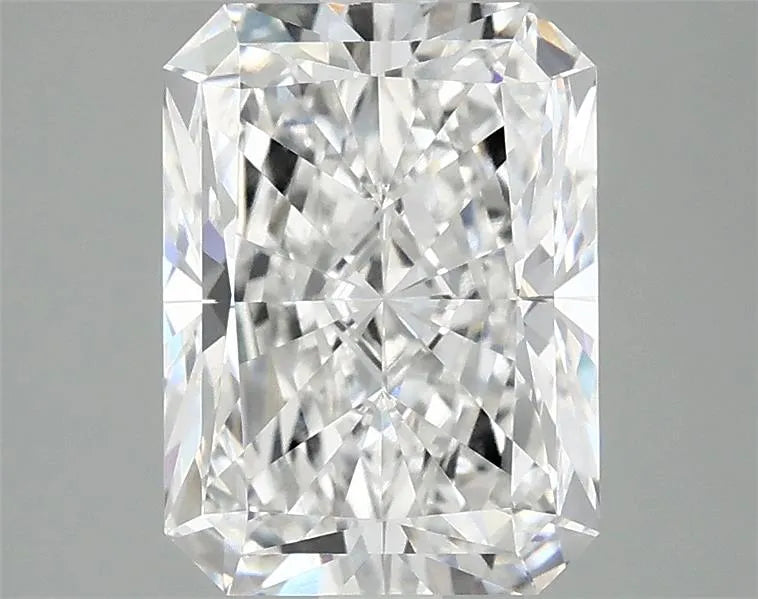 2.94ct Radiant Lab Grown Diamond (Colour E, Clarity VVS2, IGI Certified)