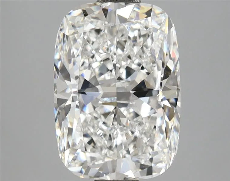 2.96ct Cushion modified Lab Grown Diamond (Colour E, Clarity VVS2, IGI Certified)