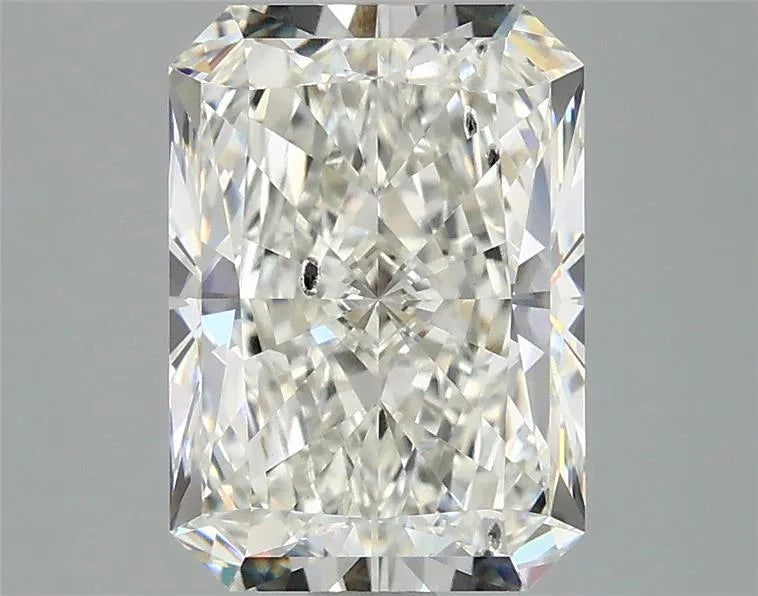 2.96ct Radiant Lab Grown Diamond (Colour G, Clarity SI1, IGI Certified)