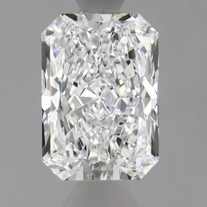 1.04ct Radiant Lab Grown Diamond (Colour E, Clarity VVS2, IGI Certified)
