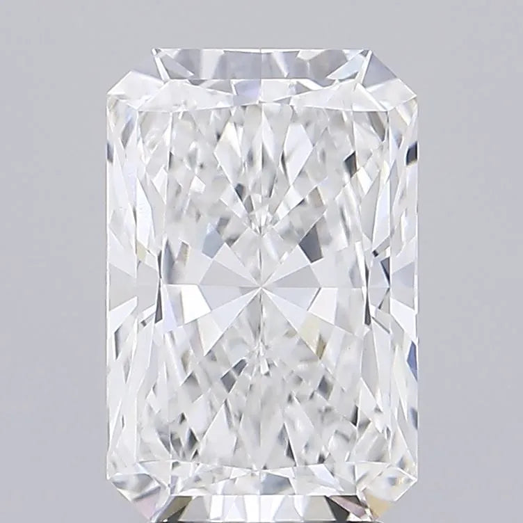 3.53ct Radiant Lab Grown Diamond (Colour E, Clarity VVS2, IGI Certified)