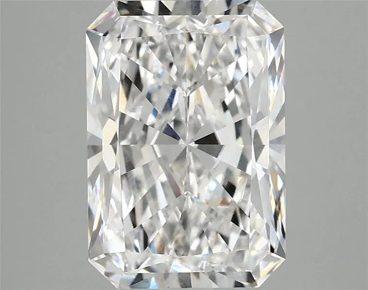2.79ct Radiant Lab Grown Diamond (Colour E, Clarity VS1, IGI Certified)