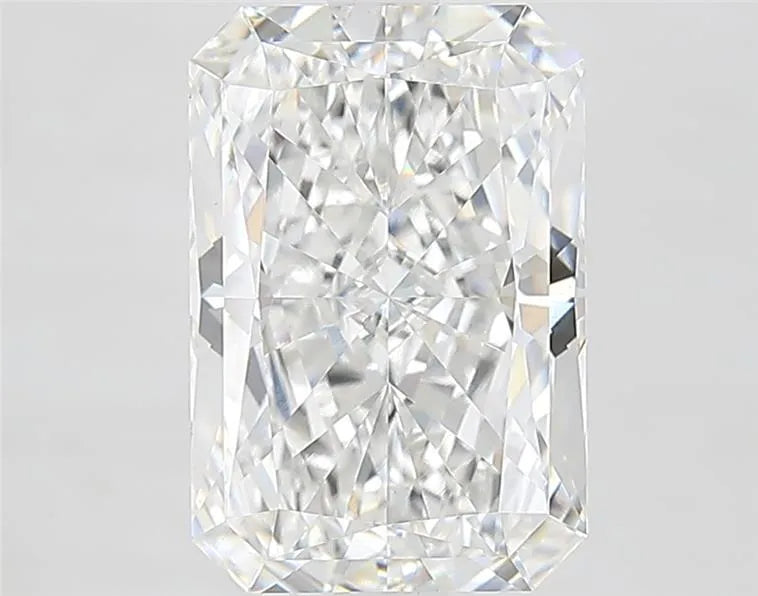 3.44ct Radiant Lab Grown Diamond (Colour F, Clarity VVS2, IGI Certified)