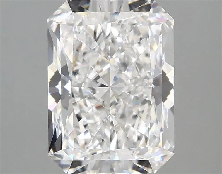2.10ct Radiant Lab Grown Diamond (Colour D, Clarity VVS2, IGI Certified)