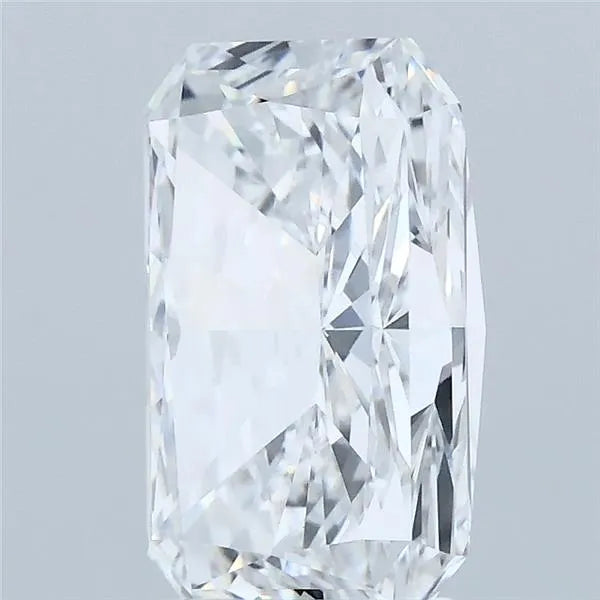 3.00ct Radiant Lab Grown Diamond (Colour D, Clarity VVS2, IGI Certified)