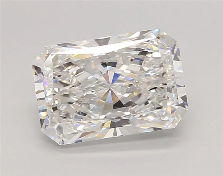 3.00ct Radiant Lab Grown Diamond (Colour E, Clarity VVS1, IGI Certified)