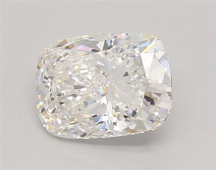 3.01ct Cushion modified Lab Grown Diamond (Colour E, Clarity VVS2, IGI Certified)