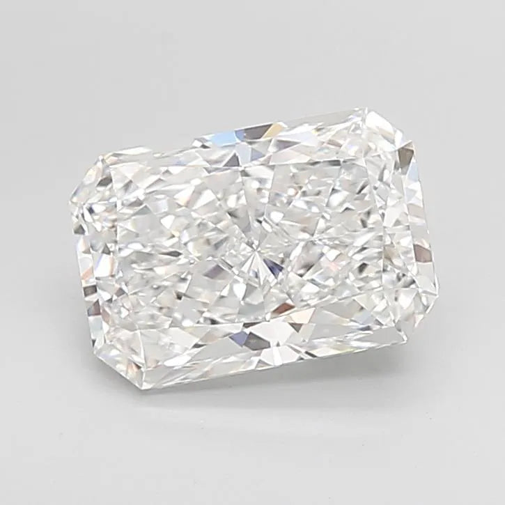 3.01ct Radiant Lab Grown Diamond (Colour E, Clarity VVS1, IGI Certified)