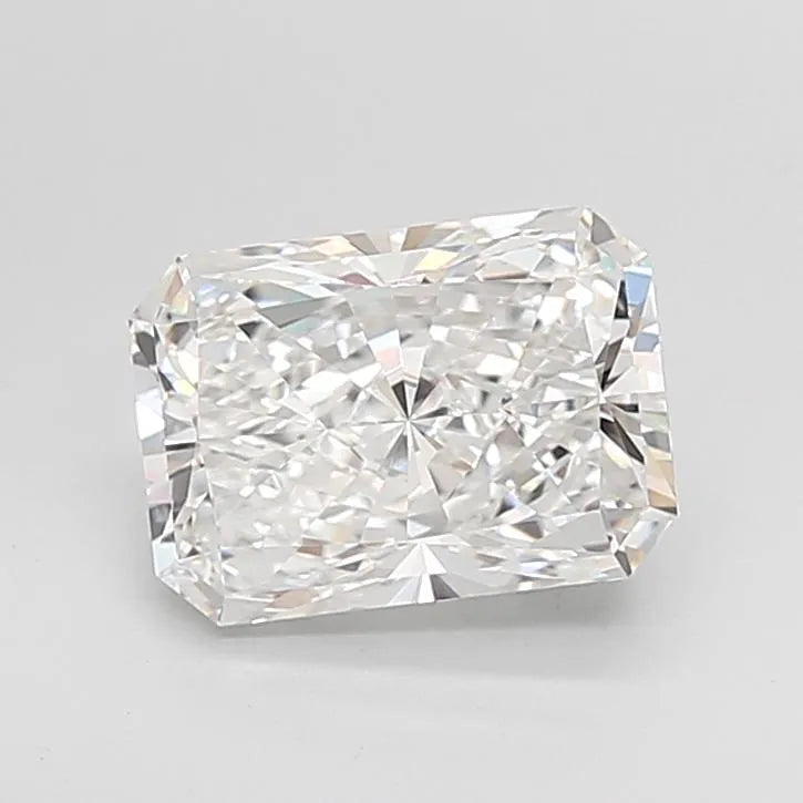 3.01ct Radiant Lab Grown Diamond (Colour E, Clarity VVS2, IGI Certified)