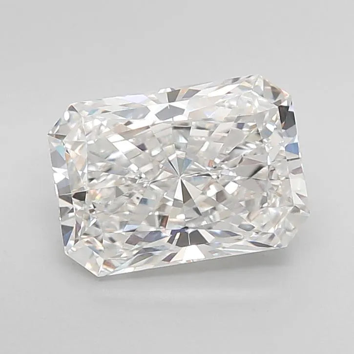 3.01ct Radiant Lab Grown Diamond (Colour E, Clarity VVS2, IGI Certified)