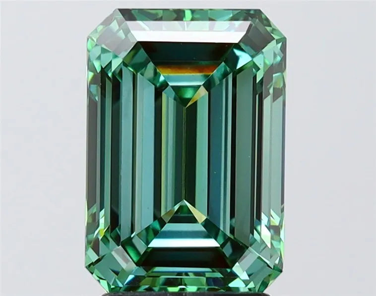 3.02ct Emerald Lab Grown Diamond (Colour Fancy Vivid Green, Clarity VS1, IGI Certified)