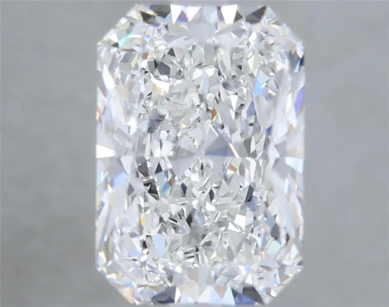 3.02ct Radiant Lab Grown Diamond (Colour E, Clarity VS1, IGI Certified)