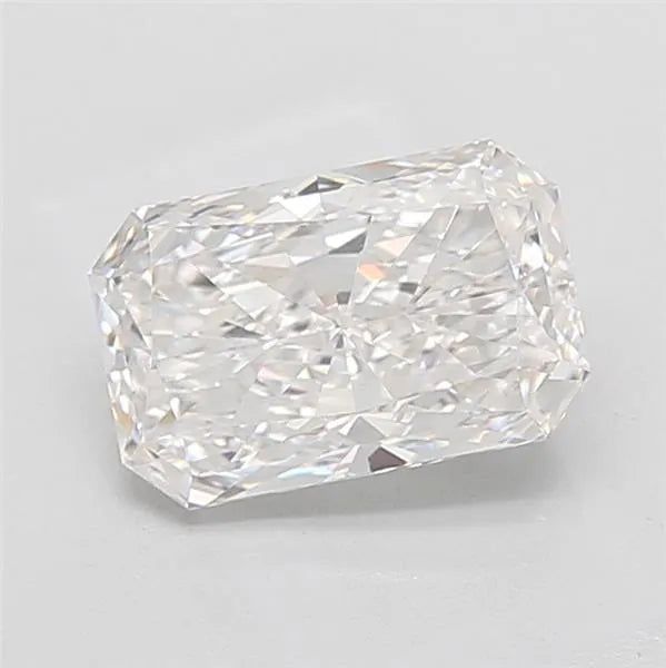 3.02ct Radiant Lab Grown Diamond (Colour E, Clarity VVS1, IGI Certified)
