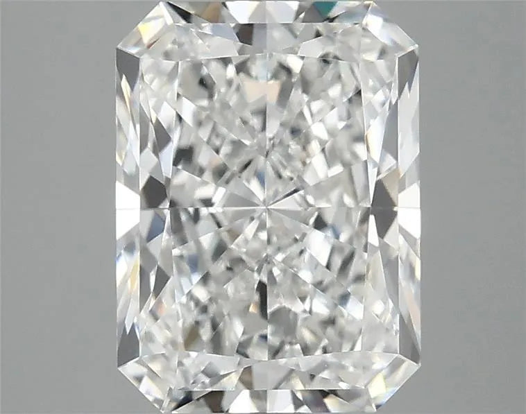 3.02ct Radiant Lab Grown Diamond (Colour E, Clarity VVS2, IGI Certified)